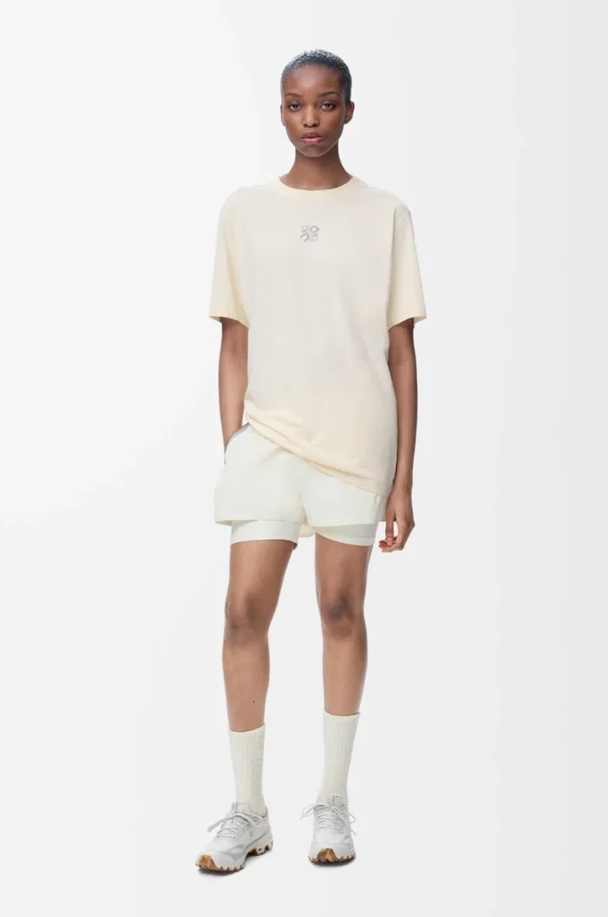 Aktiv T-shirt i teknisk jersey Elfenben Aktiv T-shirt i teknisk jersey Elfenben