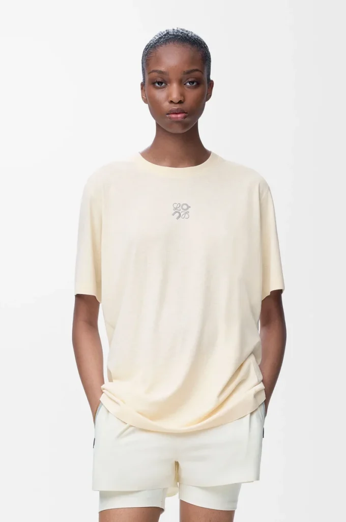 Aktiv T-shirt i teknisk jersey Elfenben Aktiv T-shirt i teknisk jersey Elfenben