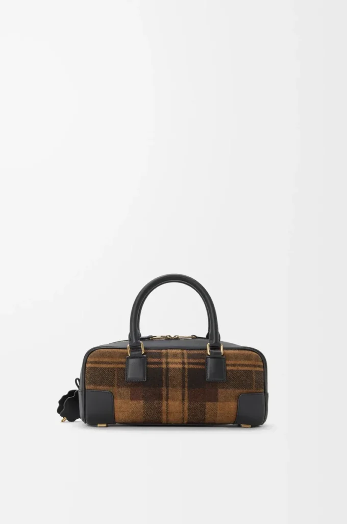 Amazona 23 kort väska i tartanmocka och nappa kalvskinn Tan/Black Amazona 23 kort väska i tartanmocka och nappa kalvskinn Tan/Black