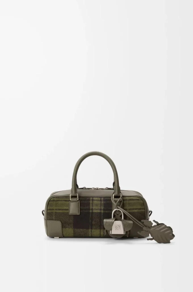 Amazona 23 kortare väska i tartanmocka och nappakalvskinn Khaki/Grön Amazona 23 kortare väska i tartanmocka och nappakalvskinn Khaki/Grön