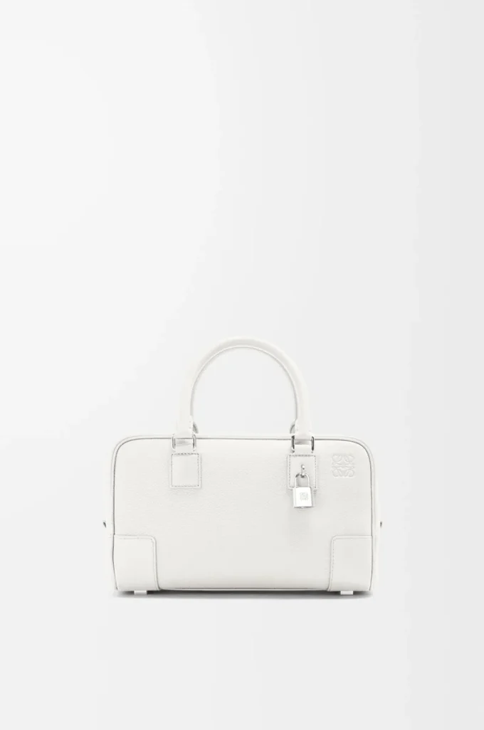 Amazona 23-väska i mjukt kornat kalvskinn Soft White Amazona 23-väska i mjukt kornat kalvskinn Soft White