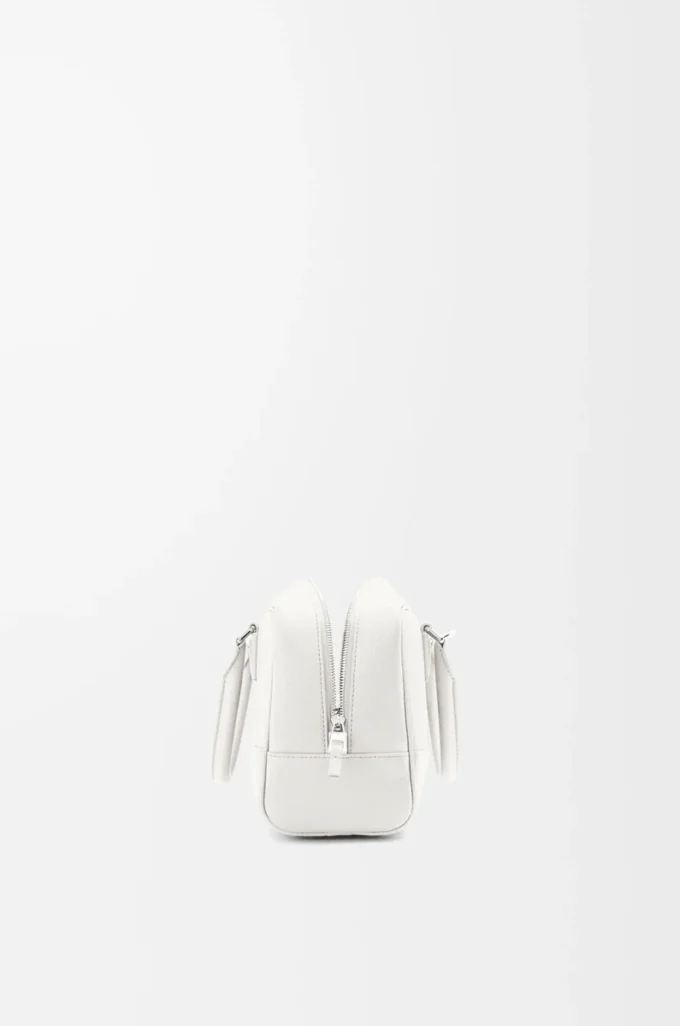 Amazona 23-väska i mjukt kornat kalvskinn Soft White Amazona 23-väska i mjukt kornat kalvskinn Soft White
