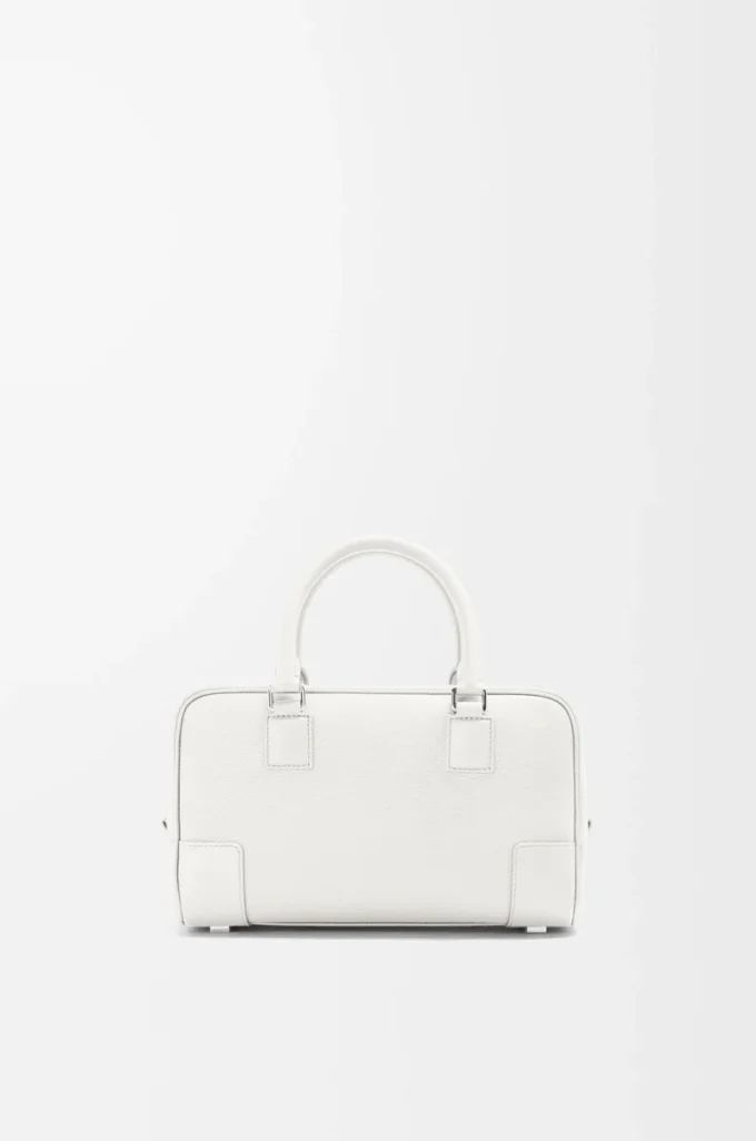 Amazona 23-väska i mjukt kornat kalvskinn Soft White Amazona 23-väska i mjukt kornat kalvskinn Soft White