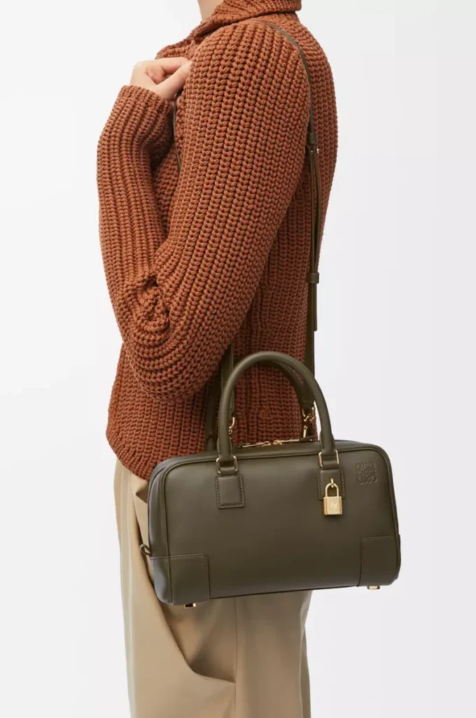 Amazona 23-väska i nappa kalvskinn Dark Khaki Amazona 23-väska i nappa kalvskinn Dark Khaki
