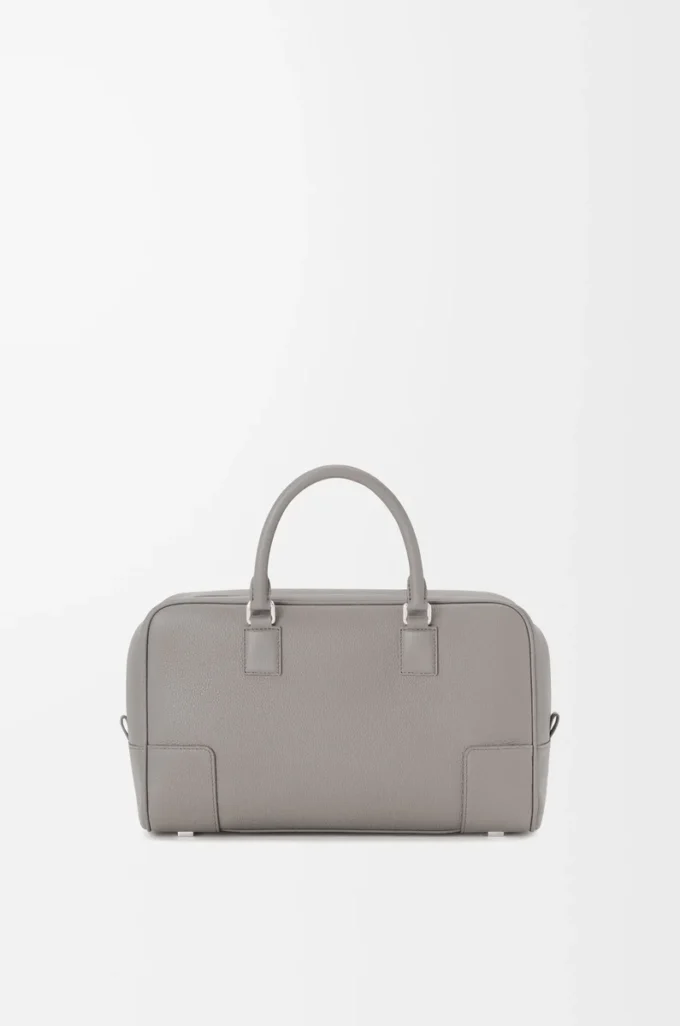Amazona 28-väska i mjukt kornat kalvskinn Pearl Grey Amazona 28-väska i mjukt kornat kalvskinn Pearl Grey