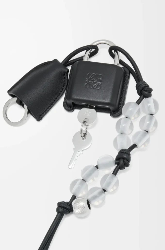 Amazona-hänglåsberlock Svart/silver Amazona-hänglåsberlock Svart/silver