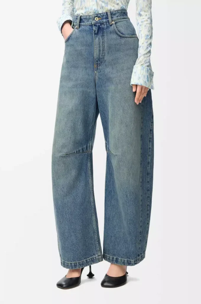 Anagram-barreljeans i denim Tvättad denim Anagram-barreljeans i denim Tvättad denim