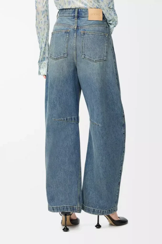 Anagram-barreljeans i denim Tvättad denim Anagram-barreljeans i denim Tvättad denim
