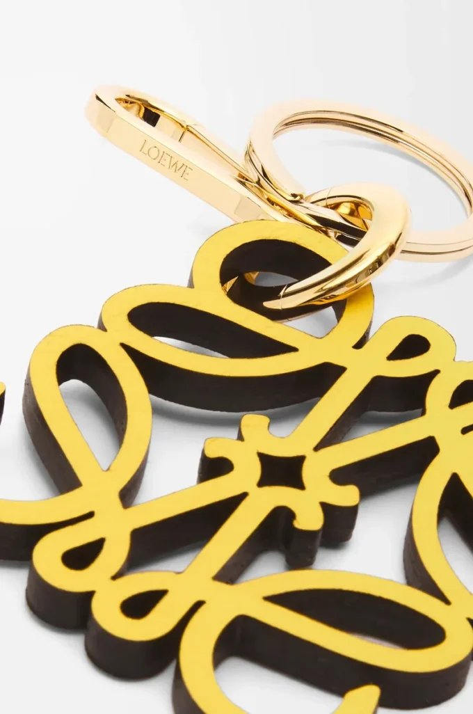 Anagram-berlock i kalvskinn Gult/Guld Anagram-berlock i kalvskinn Gult/Guld