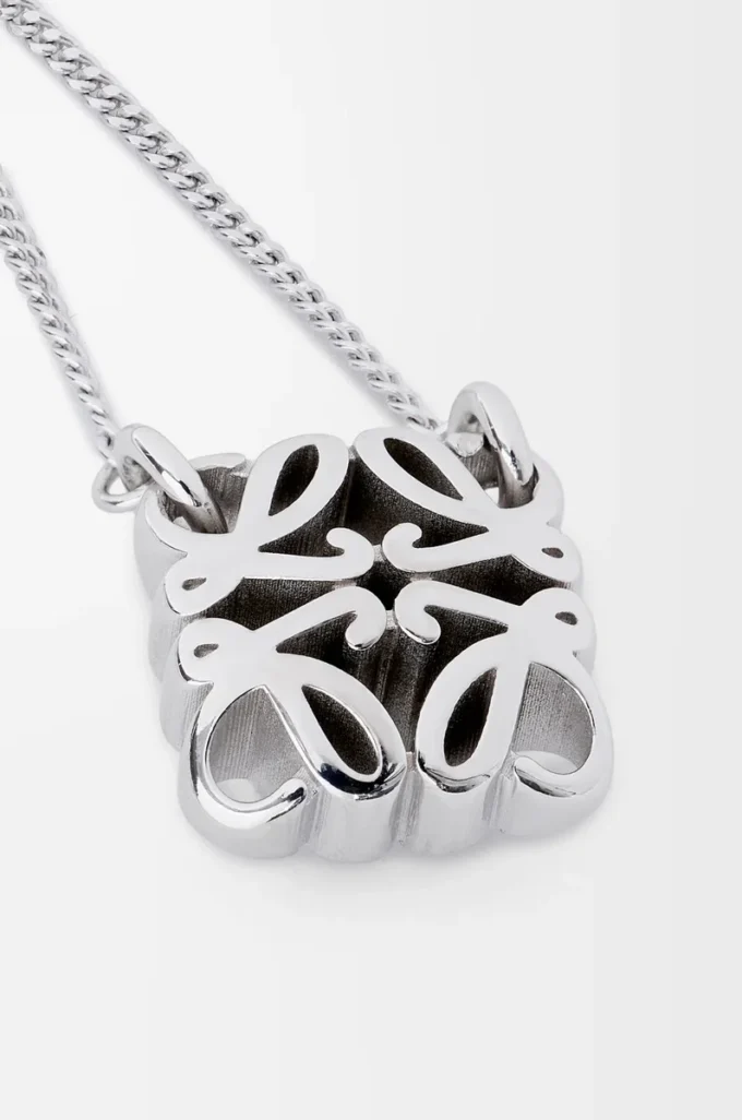 Anagram Bombé-halsband i sterlingsilver Silver Anagram Bombé-halsband i sterlingsilver Silver