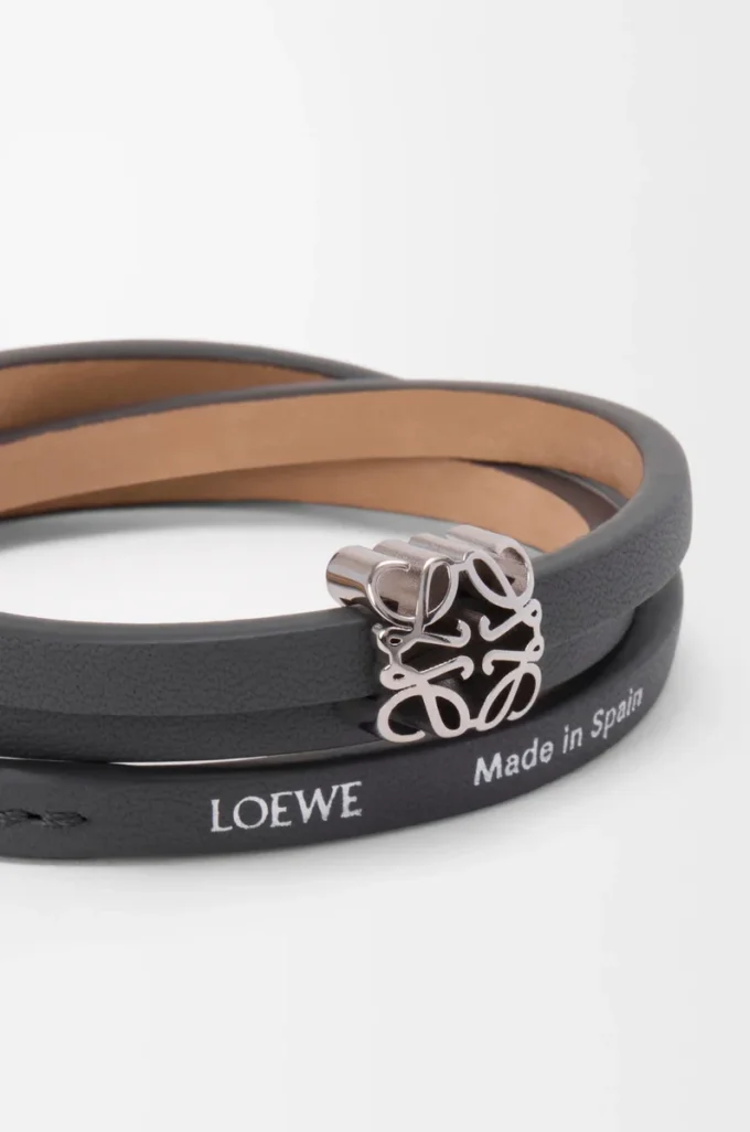 Anagram Bombé-twistarmband i kalvskinn, skiffer