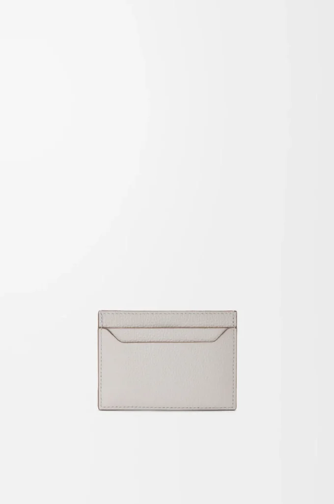 Anagram kortficka i kalvskinn med kornig struktur Light Ghost Grey