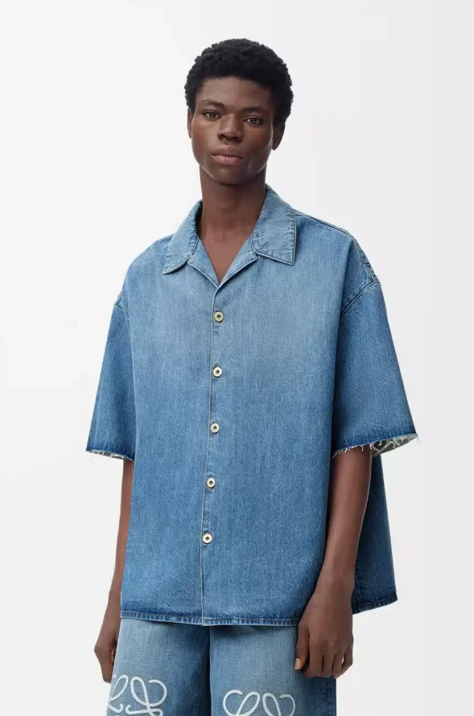 Anagram kortärmad skjorta i denim Tvättad denim Anagram kortärmad skjorta i denim Tvättad denim
