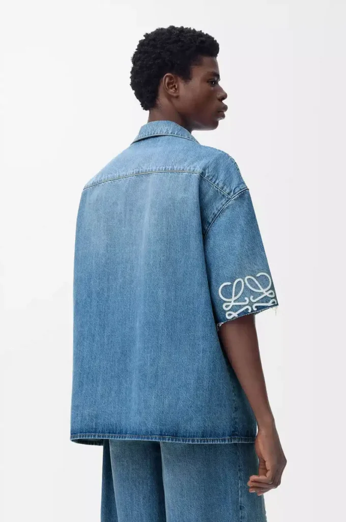 Anagram kortärmad skjorta i denim Tvättad denim Anagram kortärmad skjorta i denim Tvättad denim