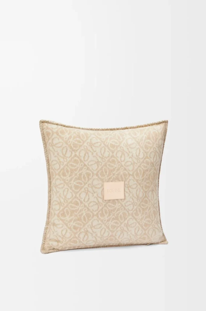 Anagram-kudde i ull och kashmir Beige Anagram-kudde i ull och kashmir Beige