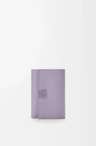 Anagram liten vertikal plånbok i kalvskinn med kornig struktur, Dirty Mauve