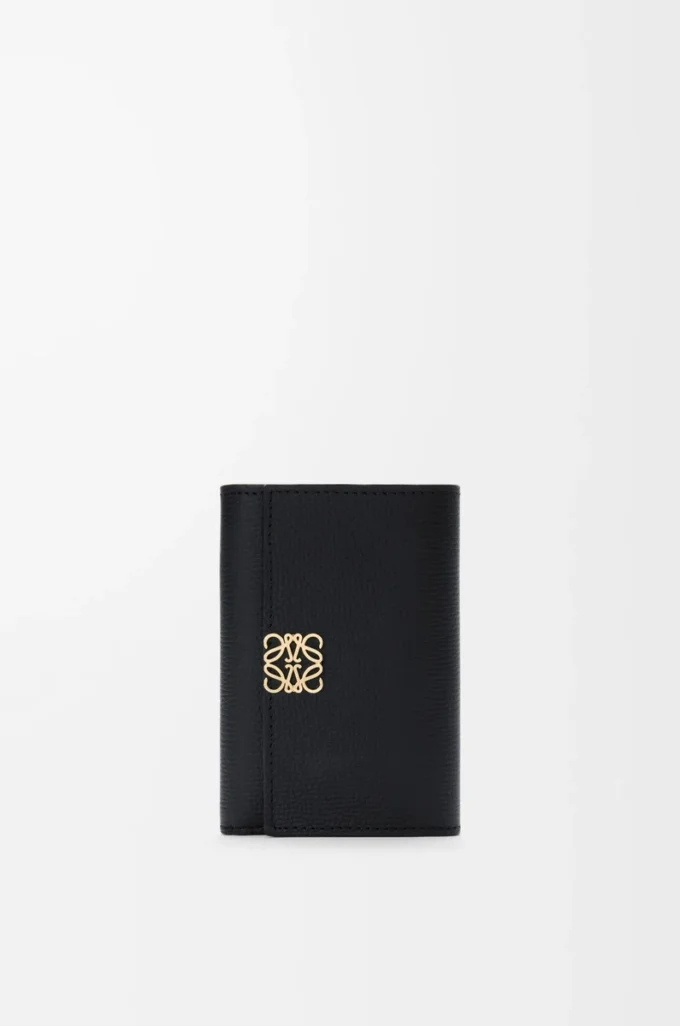 Anagram liten vertikal plånbok i kornigt kalvskinn Black/Gold