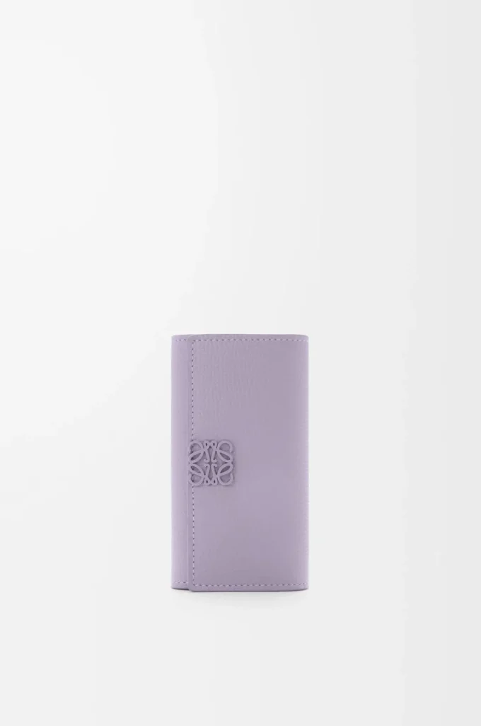 Anagram nyckelväska i kalvskinn med kornig struktur, Dirty Mauve Anagram nyckelväska i kalvskinn med kornig struktur, Dirty Mauve