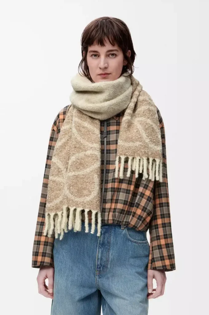 Anagram-scarf i alpacka och ull Beige/Vit Anagram-scarf i alpacka och ull Beige/Vit
