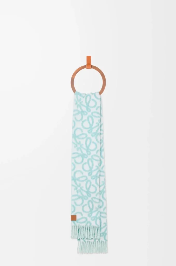 Anagram-scarf i alpacka och ullblandning Ljusblå/Vit Anagram-scarf i alpacka och ullblandning Ljusblå/Vit