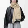 Anagram-scarf i ull och kashmir Beige Anagram-scarf i ull och kashmir Beige