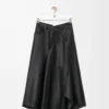 Asymmetrisk kjol i satin nappa lammskinn Svart Asymmetrisk kjol i satin nappa lammskinn Svart