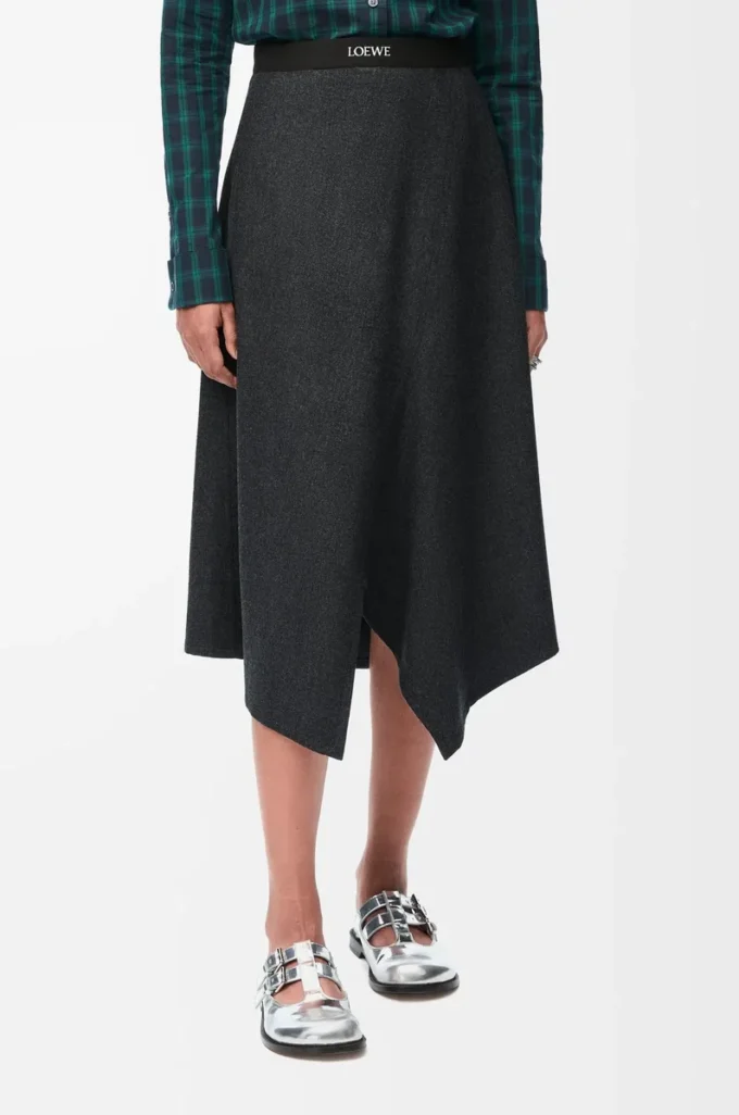 Asymmetrisk kjol i ull och kashmir Charcoal Melange Asymmetrisk kjol i ull och kashmir Charcoal Melange