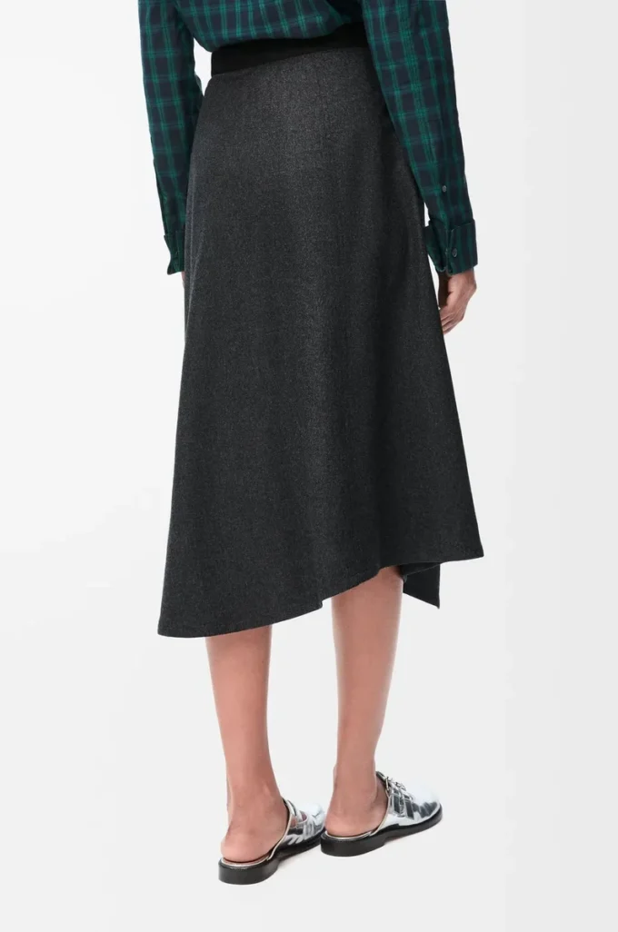 Asymmetrisk kjol i ull och kashmir Charcoal Melange Asymmetrisk kjol i ull och kashmir Charcoal Melange