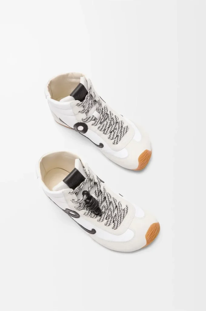 Ballet Runner 2.0 högskor i nylon och kalvskinn Vit/Svart Ballet Runner 2.0 högskor i nylon och kalvskinn Vit/Svart