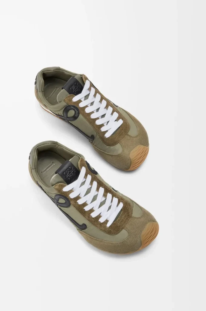 Ballet Runner 2.0 i nylon och kalvskinn Ljus khaki/svart/vit