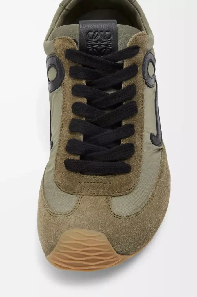 Ballet Runner 2.0 i nylon och kalvskinn Ljus khaki/svart/vit