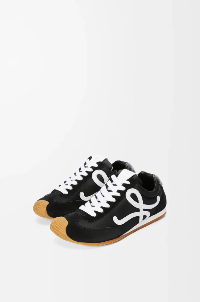 Ballet Runner 2.0 i nylon och kalvskinn Svart/Vit Ballet Runner 2.0 i nylon och kalvskinn Svart/Vit