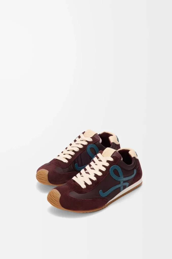 Ballet Runner 2.0 i nylon och kalvskinn Vinröd/Anka blå/Deg Ballet Runner 2.0 i nylon och kalvskinn Vinröd/Anka blå/Deg