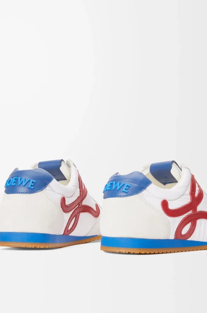 Ballet Runner 2.0 i nylon och kalvskinn Vit/Röd/Blå Ballet Runner 2.0 i nylon och kalvskinn Vit/Röd/Blå