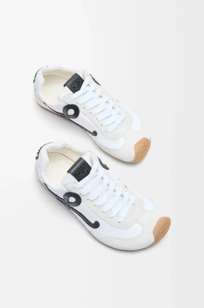 Ballet Runner 2.0 i nylon och kalvskinn Vit/Svart Ballet Runner 2.0 i nylon och kalvskinn Vit/Svart