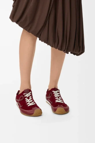 Ballet Runner 2.0 ofodrad i hjortskinn och vegetabiliskt garvat kalvskinn Burgundy