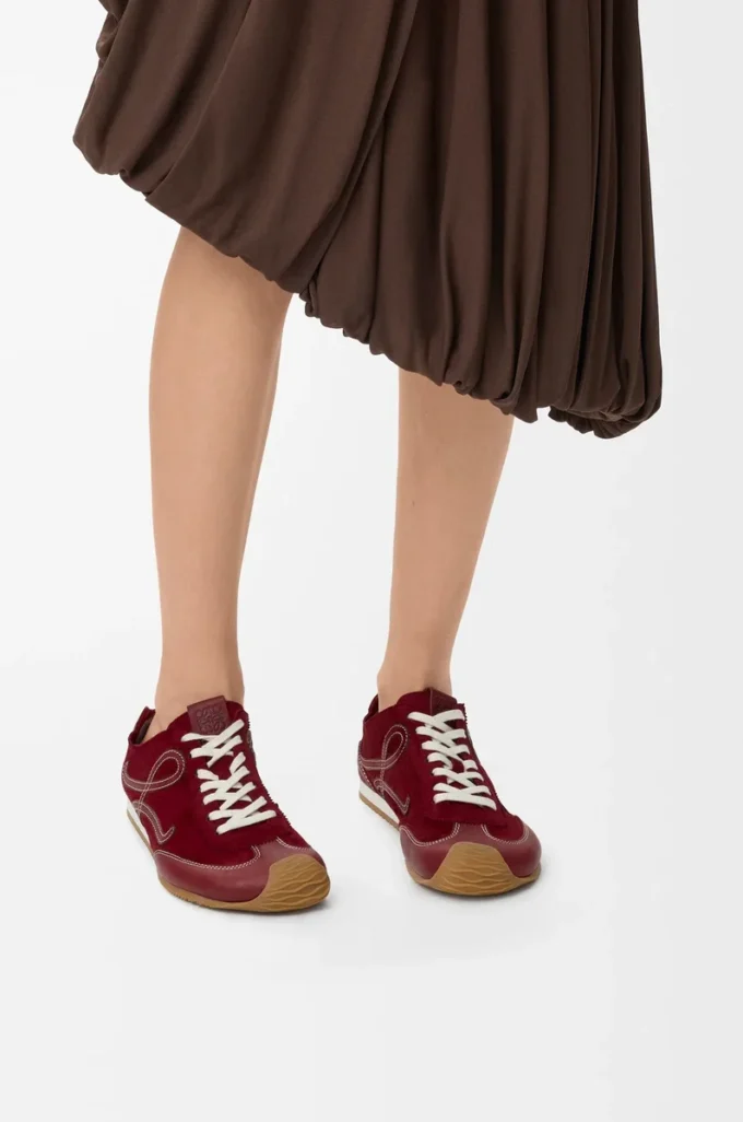 Ballet Runner 2.0 ofodrad i hjortskinn och vegetabiliskt garvat kalvskinn Burgundy Ballet Runner 2.0 ofodrad i hjortskinn och vegetabiliskt garvat kalvskinn Burgundy