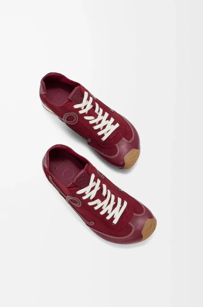 Ballet Runner 2.0 ofodrad i hjortskinn och vegetabiliskt garvat kalvskinn Burgundy Ballet Runner 2.0 ofodrad i hjortskinn och vegetabiliskt garvat kalvskinn Burgundy