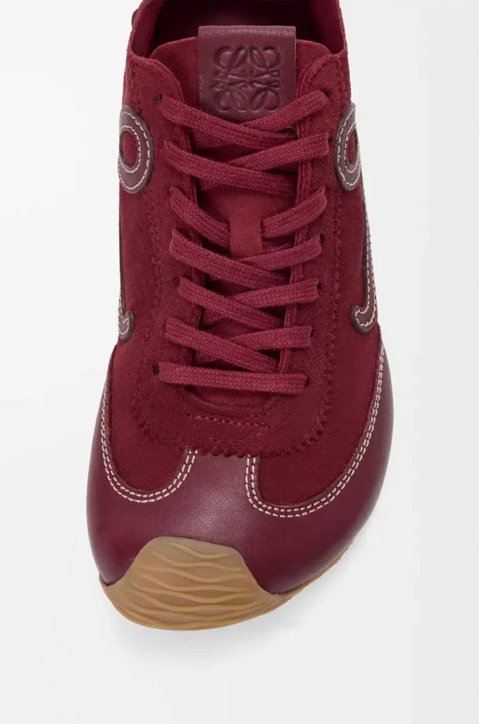 Ballet Runner 2.0 ofodrad i hjortskinn och vegetabiliskt garvat kalvskinn Burgundy Ballet Runner 2.0 ofodrad i hjortskinn och vegetabiliskt garvat kalvskinn Burgundy