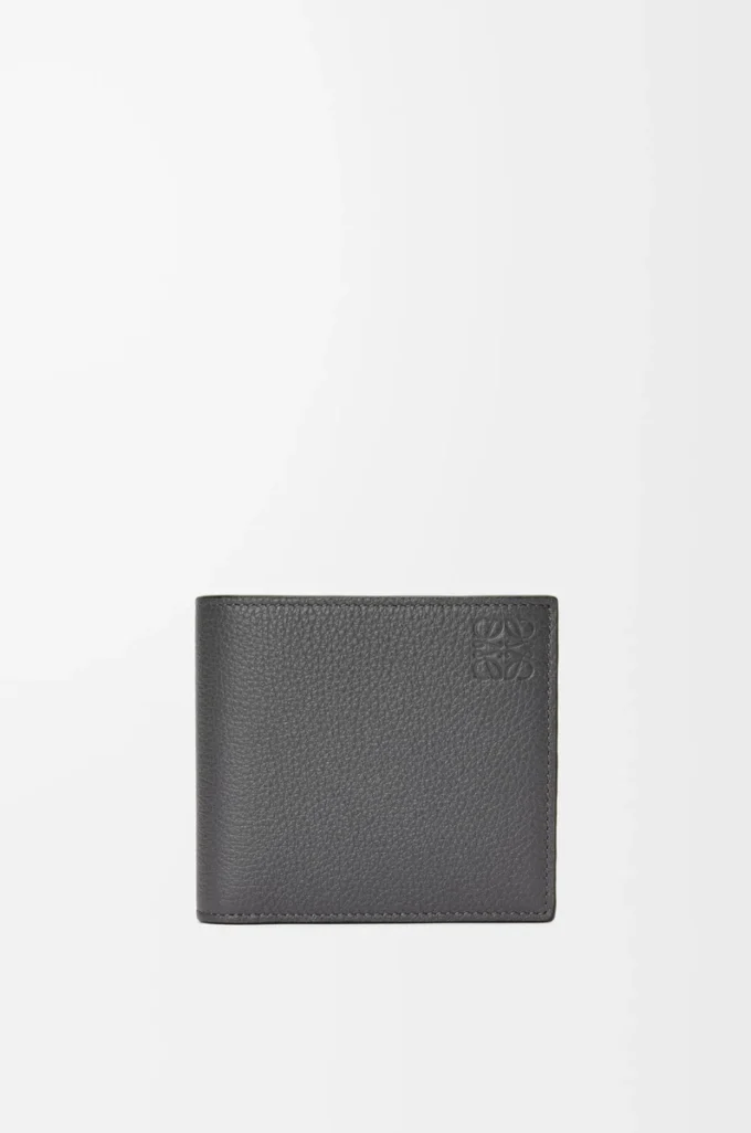 Bifold myntplånbok i mjukt kornat kalvskinn Anthracite Bifold myntplånbok i mjukt kornat kalvskinn Anthracite