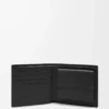 Bifold myntplånbok i texturerat klassiskt kalvskinn Black Bifold myntplånbok i texturerat klassiskt kalvskinn Black