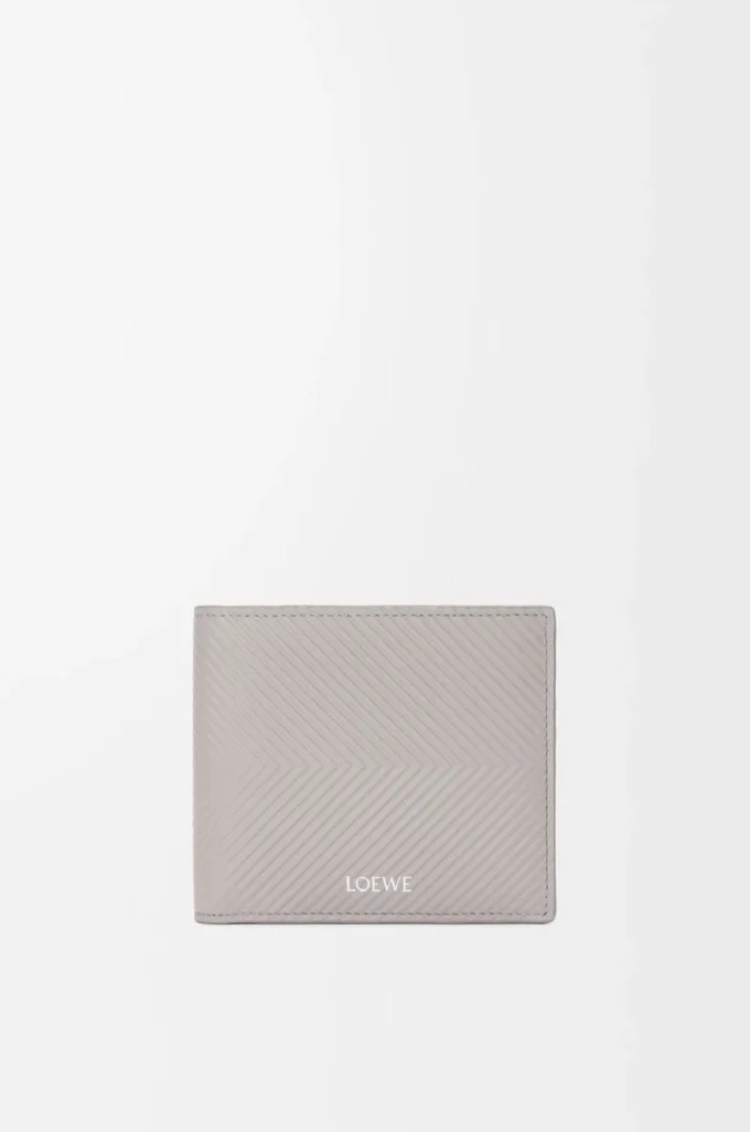 Bifold plånbok i texturerat klassiskt kalvskinn Shell Grey Bifold plånbok i texturerat klassiskt kalvskinn Shell Grey