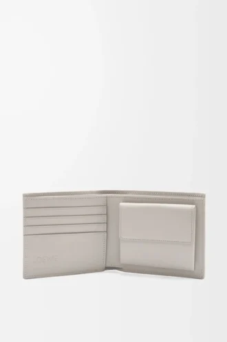 Bifold-plånbok i texturerat klassiskt kalvskinn Shell Grey