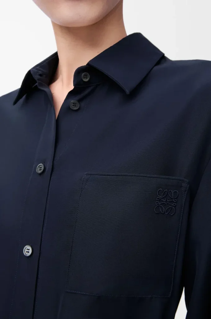 Blus med bälte i siden Marinblå