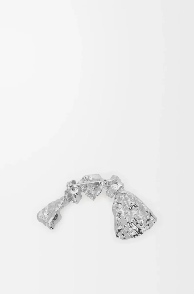 BoWED Tie-brosch i sterlingsilver Silver BoWED Tie-brosch i sterlingsilver Silver
