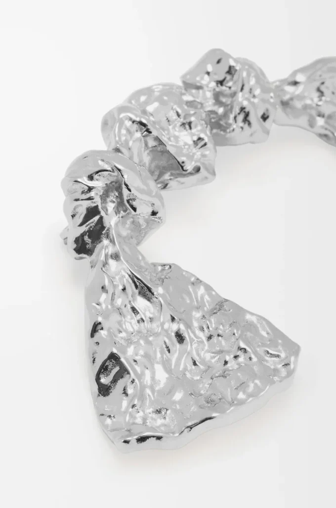 BoWED Tie-brosch i sterlingsilver Silver BoWED Tie-brosch i sterlingsilver Silver