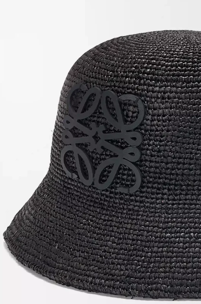 Bucket hat i raffia och kalvskinn Svart Bucket hat i raffia och kalvskinn Svart