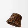 Bucket hat i tryckt shearling Beige/Brun Bucket hat i tryckt shearling Beige/Brun