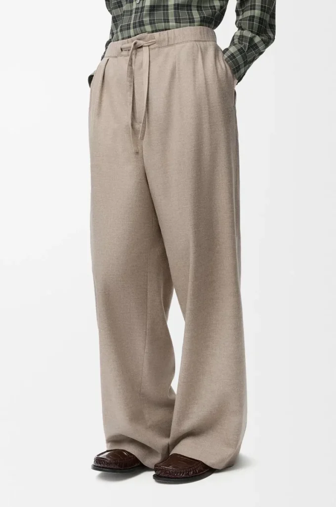 Byxor med dragsko i ull och kashmir Beige Melange Byxor med dragsko i ull och kashmir Beige Melange