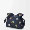 Cats medium Flamenco-clutch i broderad denim Blå Cats medium Flamenco-clutch i broderad denim Blå